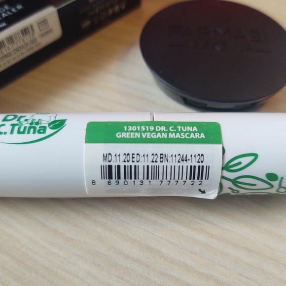 Farmasi Make-up bundle 3 PC - Picture 5 of 6